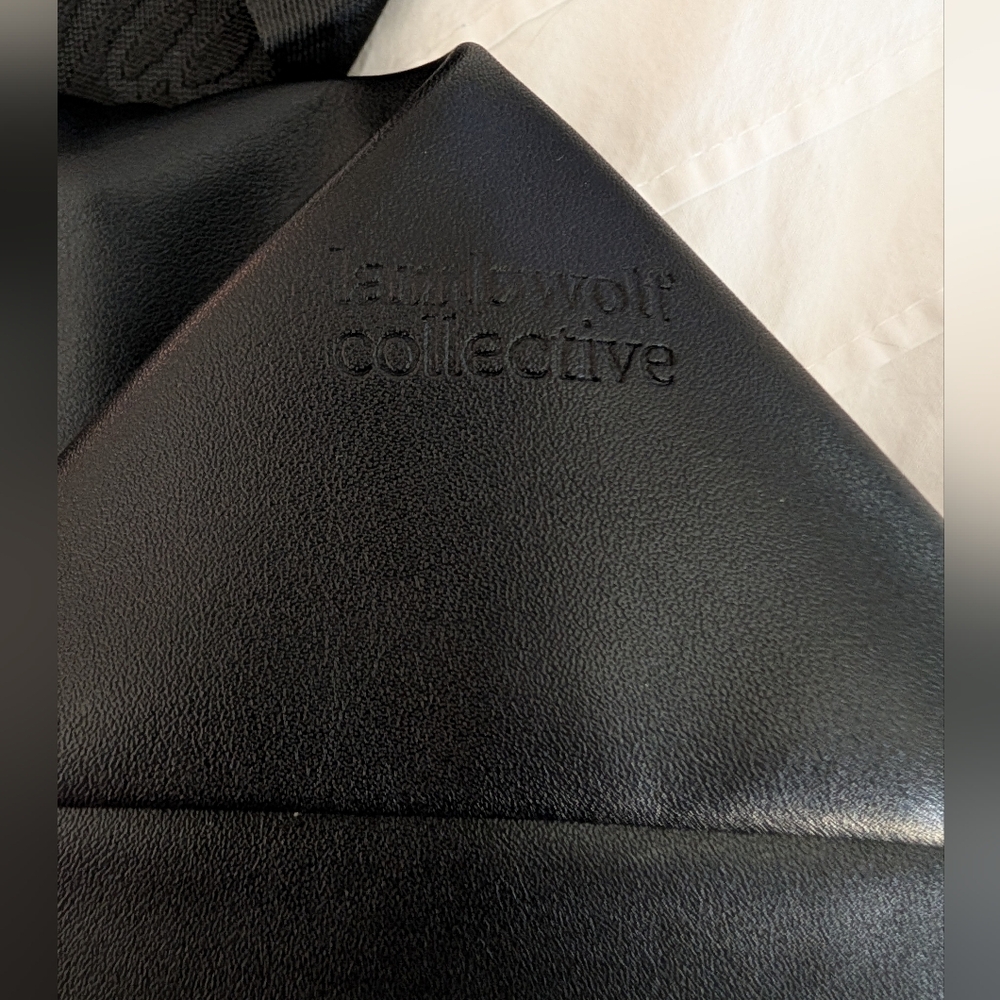 Lambwolf Collective Vegan Leather Convertible Dog Walker Bucket Bag Backpack - Picture 10 of 13